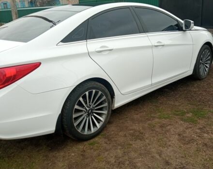 Белый Хендай Соната, объемом двигателя 2 л и пробегом 202 тыс. км за 9100 $, фото 3 на Automoto.ua