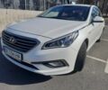 Белый Хендай Соната, объемом двигателя 2 л и пробегом 285 тыс. км за 9700 $, фото 1 на Automoto.ua