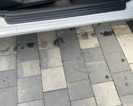 Белый Хендай Соната, объемом двигателя 2 л и пробегом 330 тыс. км за 1700 $, фото 13 на Automoto.ua