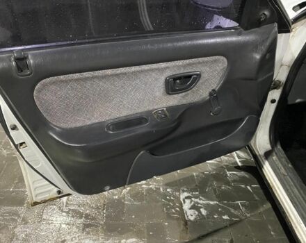 Білий Хендай Соната, об'ємом двигуна 2 л та пробігом 330 тис. км за 987 $, фото 17 на Automoto.ua