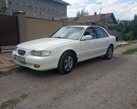 Білий Хендай Соната, об'ємом двигуна 2 л та пробігом 722 тис. км за 2800 $, фото 1 на Automoto.ua