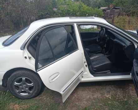 Білий Хендай Соната, об'ємом двигуна 2 л та пробігом 722 тис. км за 2800 $, фото 6 на Automoto.ua