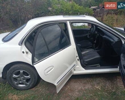 Білий Хендай Соната, об'ємом двигуна 2 л та пробігом 721 тис. км за 2800 $, фото 9 на Automoto.ua