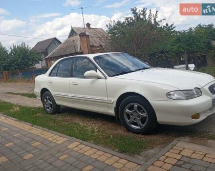 Білий Хендай Соната, об'ємом двигуна 2 л та пробігом 721 тис. км за 2800 $, фото 5 на Automoto.ua