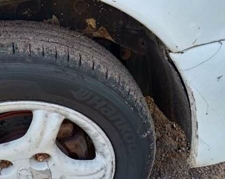 Белый Хендай Соната, объемом двигателя 1.8 л и пробегом 250 тыс. км за 2200 $, фото 6 на Automoto.ua