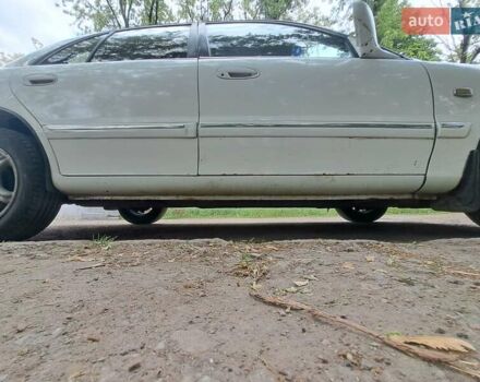 Белый Хендай Соната, объемом двигателя 2 л и пробегом 300 тыс. км за 1700 $, фото 3 на Automoto.ua