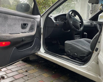 Хендай Соната 1997 у Хмельницькому на Automoto.ua Білий Хендай Соната, об'ємом двигуна 2 л та пробігом 259 тис. км за 1400 $, фото 4 на Automoto.ua