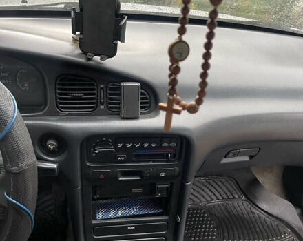 Хендай Соната 1997 у Хмельницькому на Automoto.ua Білий Хендай Соната, об'ємом двигуна 2 л та пробігом 259 тис. км за 1400 $, фото 6 на Automoto.ua