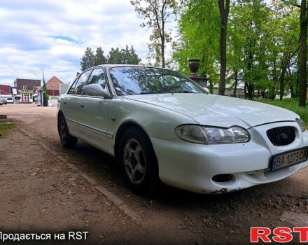 Білий Хендай Соната, об'ємом двигуна 2 л та пробігом 300 тис. км за 1999 $, фото 2 на Automoto.ua