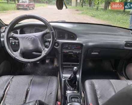 Белый Хендай Соната, объемом двигателя 2 л и пробегом 300 тыс. км за 1700 $, фото 8 на Automoto.ua