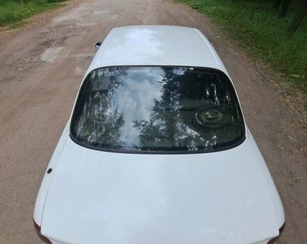 Белый Хендай Соната, объемом двигателя 2 л и пробегом 300 тыс. км за 1700 $, фото 6 на Automoto.ua