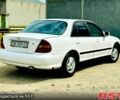 Белый Хендай Соната, объемом двигателя 2 л и пробегом 270 тыс. км за 1250 $, фото 3 на Automoto.ua