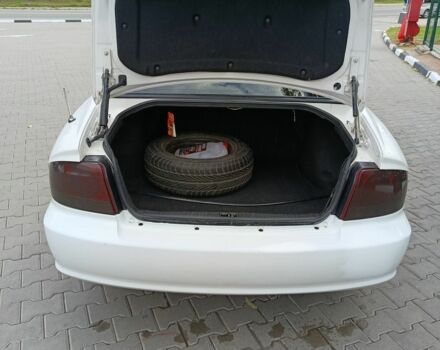 Белый Хендай Соната, объемом двигателя 2 л и пробегом 270 тыс. км за 2799 $, фото 8 на Automoto.ua