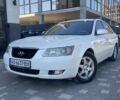 Білий Хендай Соната, об'ємом двигуна 2.4 л та пробігом 220 тис. км за 4700 $, фото 1 на Automoto.ua