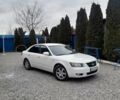 Белый Хендай Соната, объемом двигателя 2.36 л и пробегом 280 тыс. км за 4999 $, фото 1 на Automoto.ua