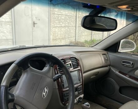 Белый Хендай Соната, объемом двигателя 2.7 л и пробегом 190 тыс. км за 2500 $, фото 5 на Automoto.ua