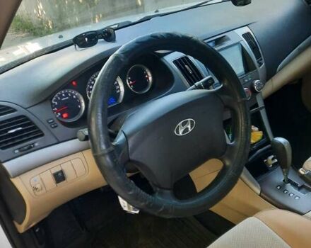 Хендай Соната 2008 в Николаеве на Automoto.ua Белый Хендай Соната, объемом двигателя 2 л и пробегом 400 тыс. км за 4750 $, фото 6 на Automoto.ua
