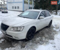 Белый Хендай Соната, объемом двигателя 2 л и пробегом 385 тыс. км за 4000 $, фото 1 на Automoto.ua