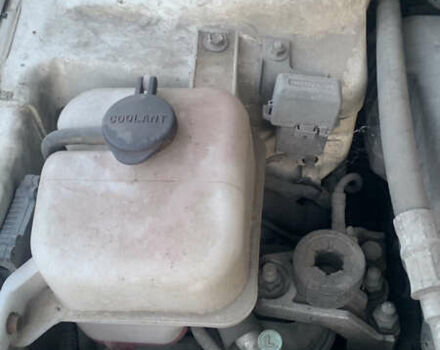 Белый Хендай Соната, объемом двигателя 2 л и пробегом 230 тыс. км за 6300 $, фото 9 на Automoto.ua