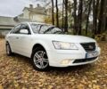 Белый Хендай Соната, объемом двигателя 2 л и пробегом 194 тыс. км за 5500 $, фото 1 на Automoto.ua