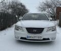 Белый Хендай Соната, объемом двигателя 2 л и пробегом 200 тыс. км за 5800 $, фото 1 на Automoto.ua