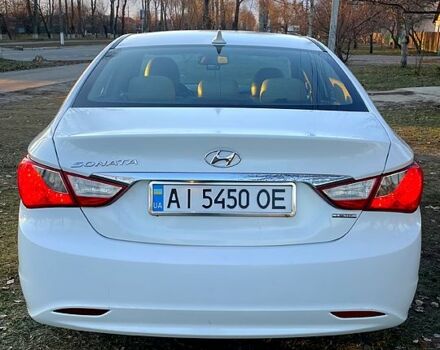 Белый Хендай Соната, объемом двигателя 2.4 л и пробегом 190 тыс. км за 8500 $, фото 3 на Automoto.ua