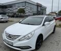 Белый Хендай Соната, объемом двигателя 2.4 л и пробегом 282 тыс. км за 7996 $, фото 1 на Automoto.ua