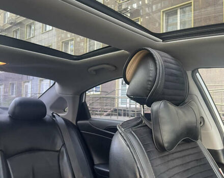 Білий Хендай Соната, об'ємом двигуна 2.36 л та пробігом 210 тис. км за 9300 $, фото 10 на Automoto.ua