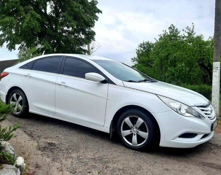 Белый Хендай Соната, объемом двигателя 2.4 л и пробегом 160 тыс. км за 8000 $, фото 3 на Automoto.ua