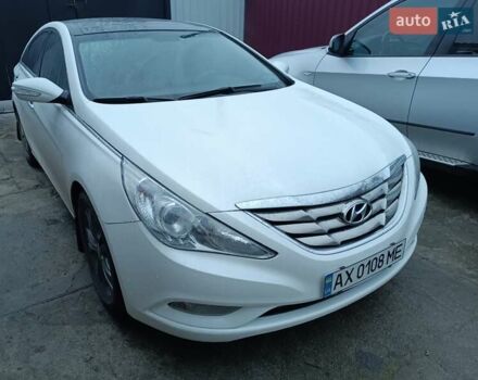 Білий Хендай Соната, об'ємом двигуна 2.36 л та пробігом 218 тис. км за 6700 $, фото 2 на Automoto.ua