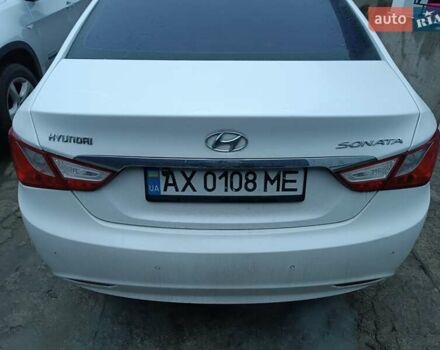 Білий Хендай Соната, об'ємом двигуна 2.36 л та пробігом 218 тис. км за 6700 $, фото 6 на Automoto.ua