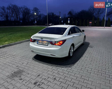 Белый Хендай Соната, объемом двигателя 2.36 л и пробегом 349 тыс. км за 7400 $, фото 1 на Automoto.ua