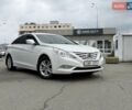 Белый Хендай Соната, объемом двигателя 2 л и пробегом 225 тыс. км за 8200 $, фото 1 на Automoto.ua