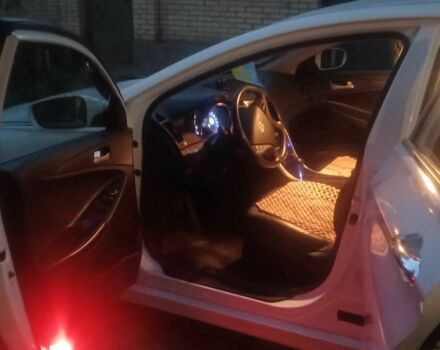 Белый Хендай Соната, объемом двигателя 2 л и пробегом 3 тыс. км за 8500 $, фото 5 на Automoto.ua