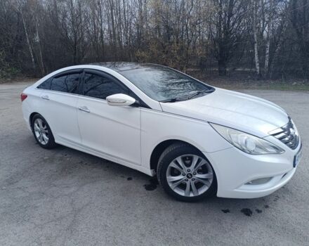 Білий Хендай Соната, об'ємом двигуна 2.36 л та пробігом 205 тис. км за 8800 $, фото 5 на Automoto.ua