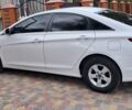 Белый Хендай Соната, объемом двигателя 2 л и пробегом 340 тыс. км за 8700 $, фото 1 на Automoto.ua