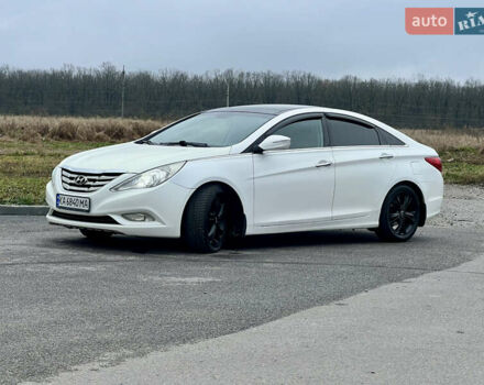 Білий Хендай Соната, об'ємом двигуна 2.4 л та пробігом 275 тис. км за 7600 $, фото 3 на Automoto.ua