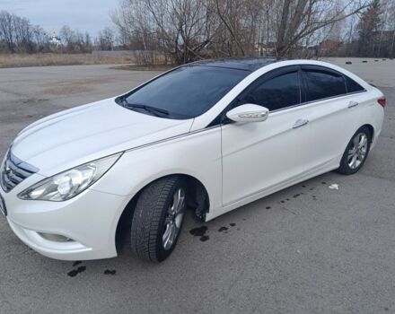 Білий Хендай Соната, об'ємом двигуна 2.36 л та пробігом 205 тис. км за 8800 $, фото 1 на Automoto.ua