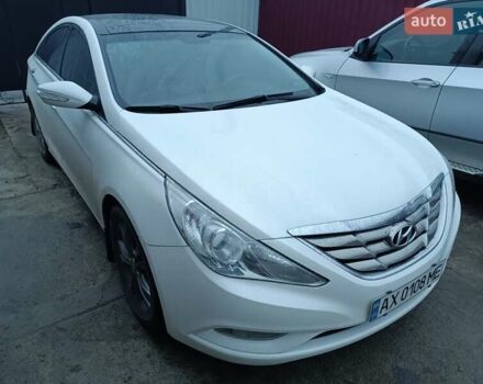 Білий Хендай Соната, об'ємом двигуна 2.36 л та пробігом 218 тис. км за 6700 $, фото 1 на Automoto.ua