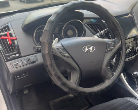 Білий Хендай Соната, об'ємом двигуна 2.36 л та пробігом 210 тис. км за 9300 $, фото 18 на Automoto.ua