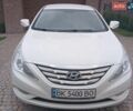 Белый Хендай Соната, объемом двигателя 2 л и пробегом 300 тыс. км за 6800 $, фото 1 на Automoto.ua