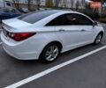 Белый Хендай Соната, объемом двигателя 2.4 л и пробегом 224 тыс. км за 9900 $, фото 6 на Automoto.ua