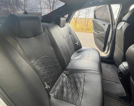 Білий Хендай Соната, об'ємом двигуна 2 л та пробігом 385 тис. км за 8750 $, фото 9 на Automoto.ua