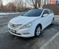 Белый Хендай Соната, объемом двигателя 2 л и пробегом 388 тыс. км за 6000 $, фото 1 на Automoto.ua
