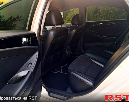 Білий Хендай Соната, об'ємом двигуна 2 л та пробігом 152 тис. км за 9300 $, фото 13 на Automoto.ua