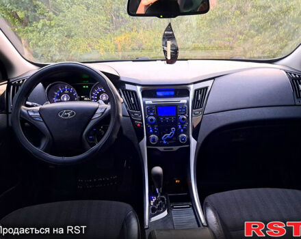 Білий Хендай Соната, об'ємом двигуна 2 л та пробігом 152 тис. км за 9300 $, фото 12 на Automoto.ua