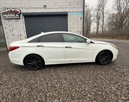 Білий Хендай Соната, об'ємом двигуна 2.36 л та пробігом 250 тис. км за 7000 $, фото 4 на Automoto.ua