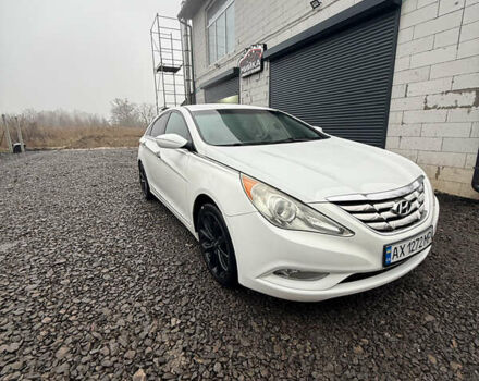 Білий Хендай Соната, об'ємом двигуна 2.36 л та пробігом 250 тис. км за 7000 $, фото 5 на Automoto.ua