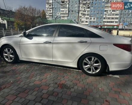 Білий Хендай Соната, об'ємом двигуна 2.36 л та пробігом 197 тис. км за 8000 $, фото 4 на Automoto.ua
