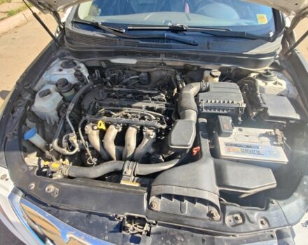 Белый Хендай Соната, объемом двигателя 2 л и пробегом 290 тыс. км за 6000 $, фото 6 на Automoto.ua